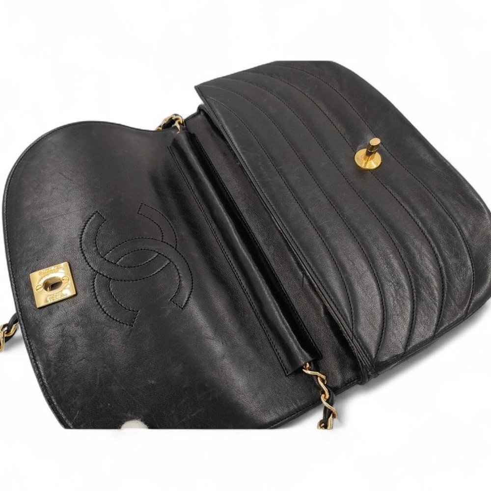 Black Chanel half moon bag - Picture 2 of 7